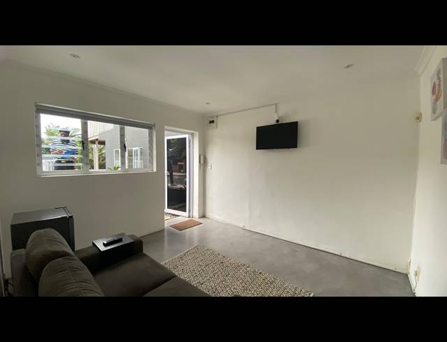 4 BEDROOM FREEHOLD FOR SALE IN GLENWOOD